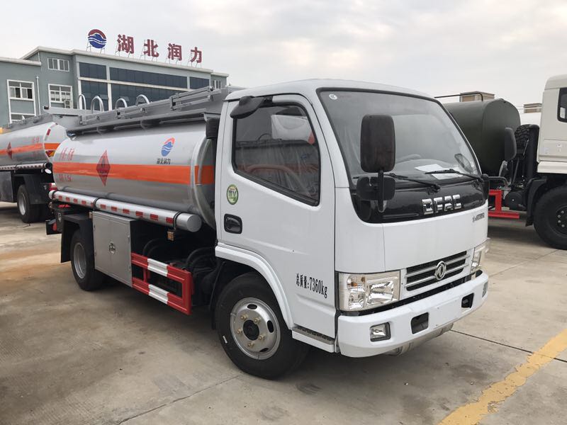 5噸運(yùn)油車(chē)圖片 5噸運(yùn)油車(chē)圖片