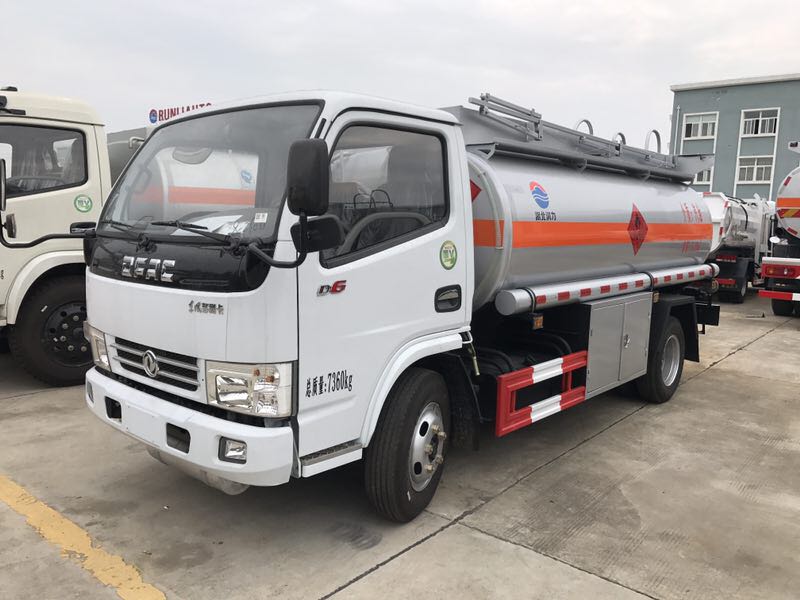 5噸運(yùn)油車(chē)圖片 5噸運(yùn)油車(chē)圖片