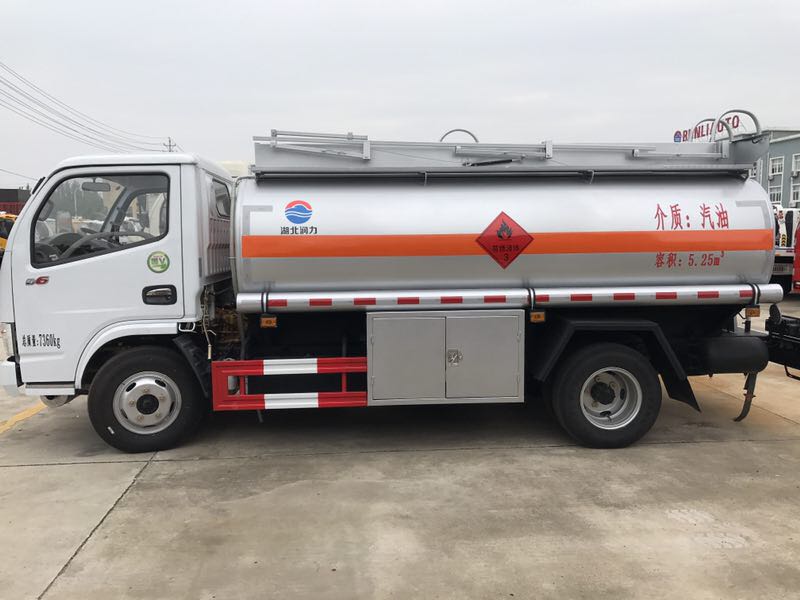 5噸運(yùn)油車(chē)圖片 5噸運(yùn)油車(chē)圖片