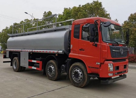 SCS5250GPGDFH型東風(fēng)天錦小三軸普通液體運(yùn)輸車(chē) SCS5250GPGDFH型東風(fēng)天錦小三軸普通液體運(yùn)輸車(chē)