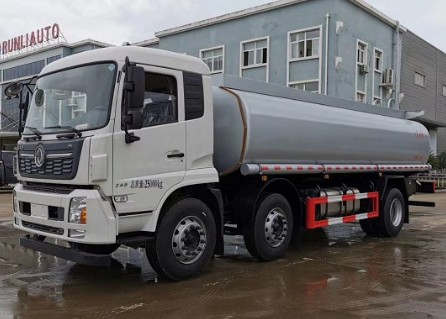 SCS5250GPGDFH型東風(fēng)天錦小三軸普通液體運(yùn)輸車(chē) SCS5250GPGDFH型東風(fēng)天錦小三軸普通液體運(yùn)輸車(chē)